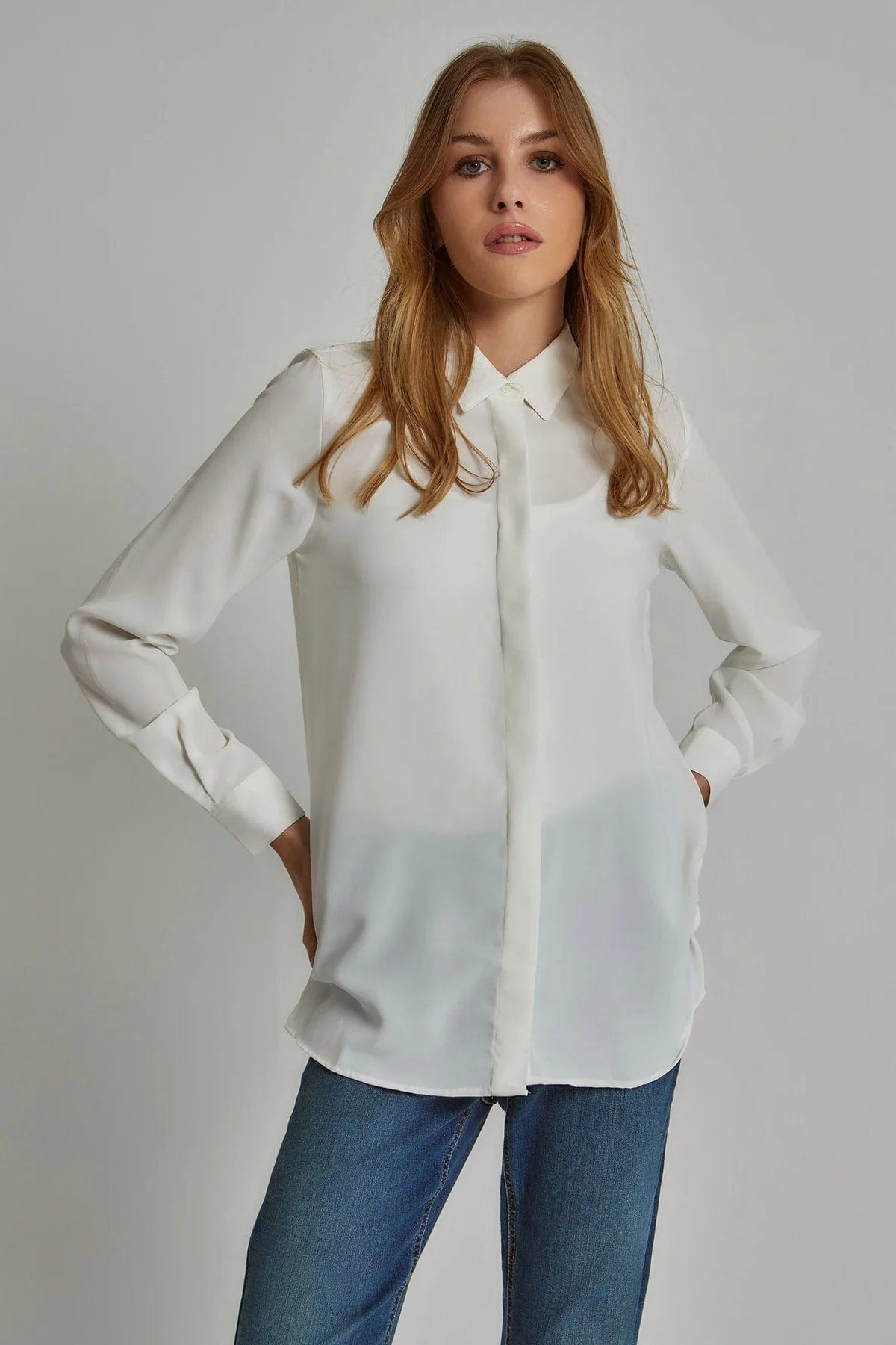 داليدرس بلوزة نسائية سادة بأكمام طويلة