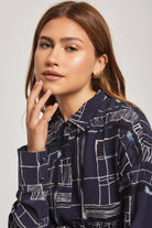 داليدرس بلوزة نسائية بنمط مربعات أسود سحلبي