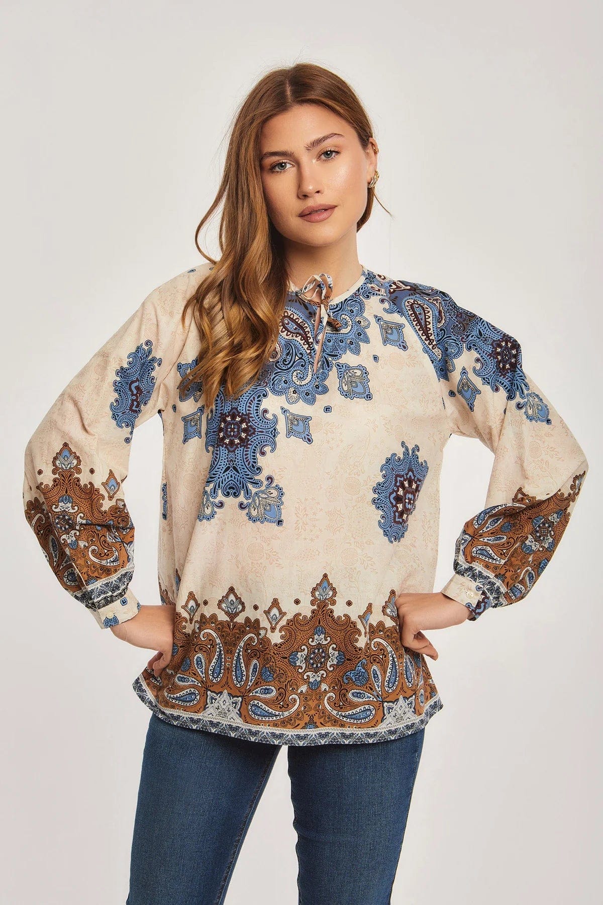 داليدرس بلوزة نسائية بأكمام طويلة منقوشة متعدد الألوان