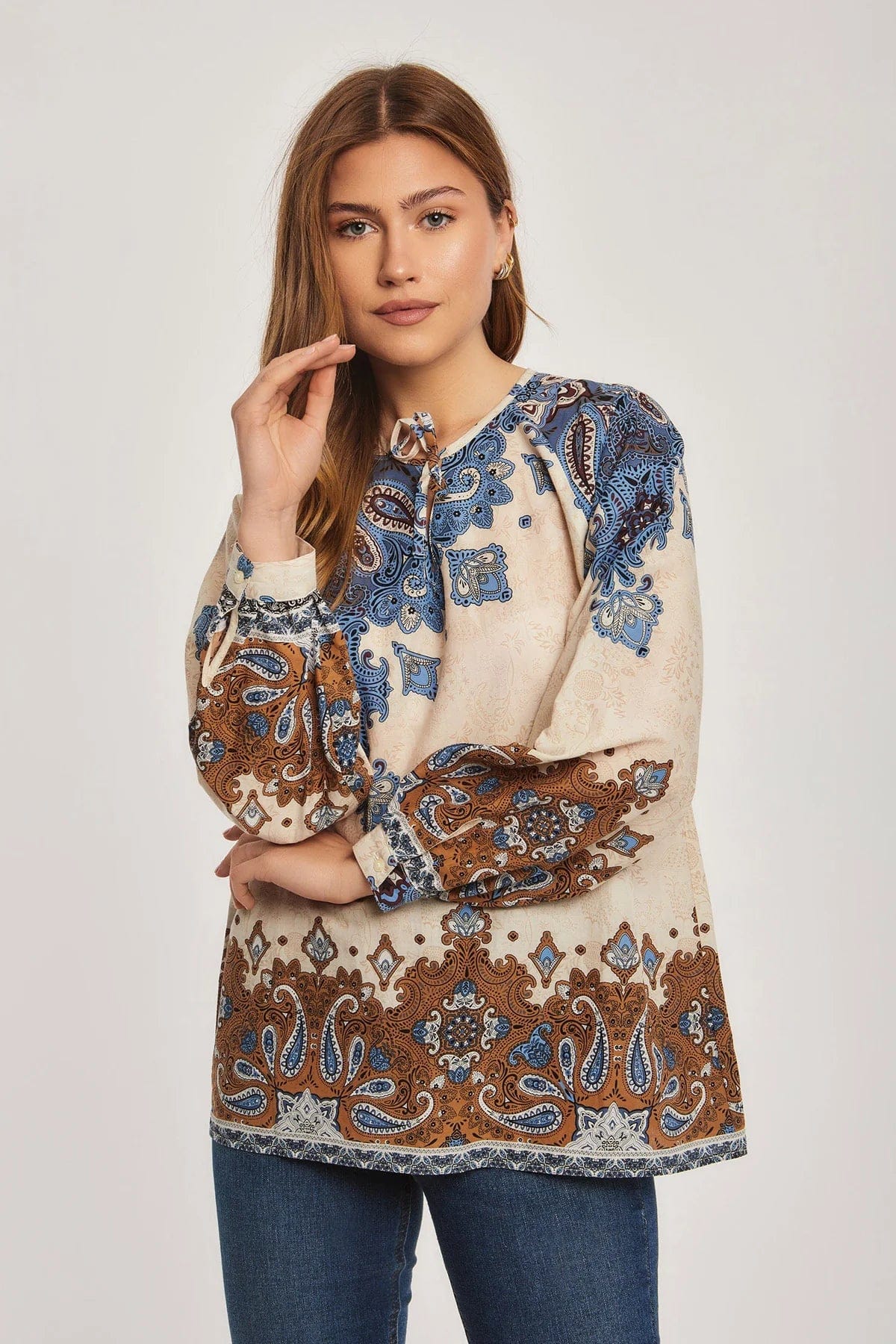 داليدرس بلوزة نسائية بأكمام طويلة منقوشة متعدد الألوان