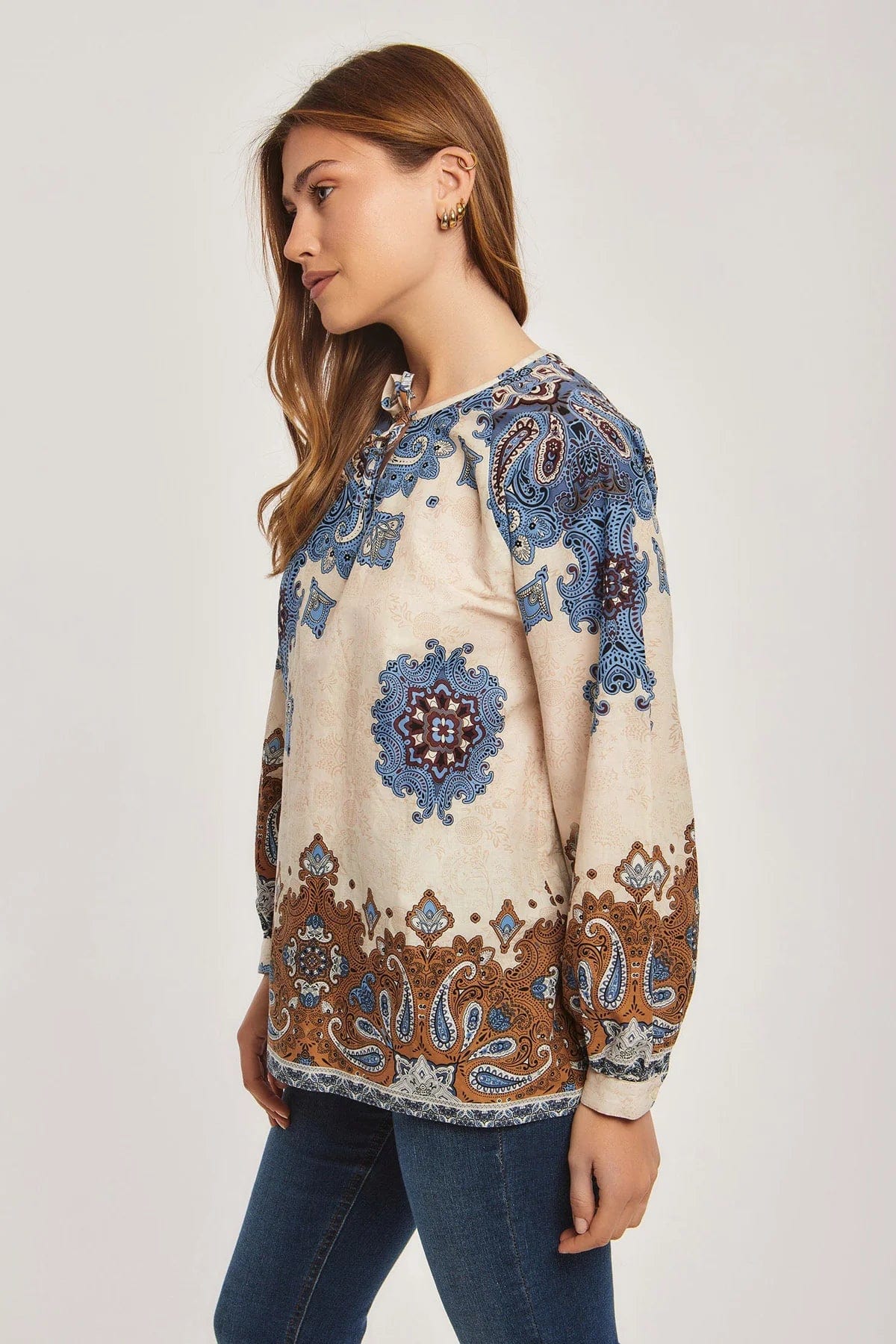 داليدرس بلوزة نسائية بأكمام طويلة منقوشة متعدد الألوان