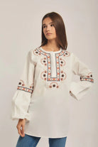 داليدرس بلوزة نسائية مطرزة أوف وايت