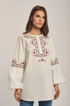 داليدرس بلوزة نسائية مطرزة أوف وايت