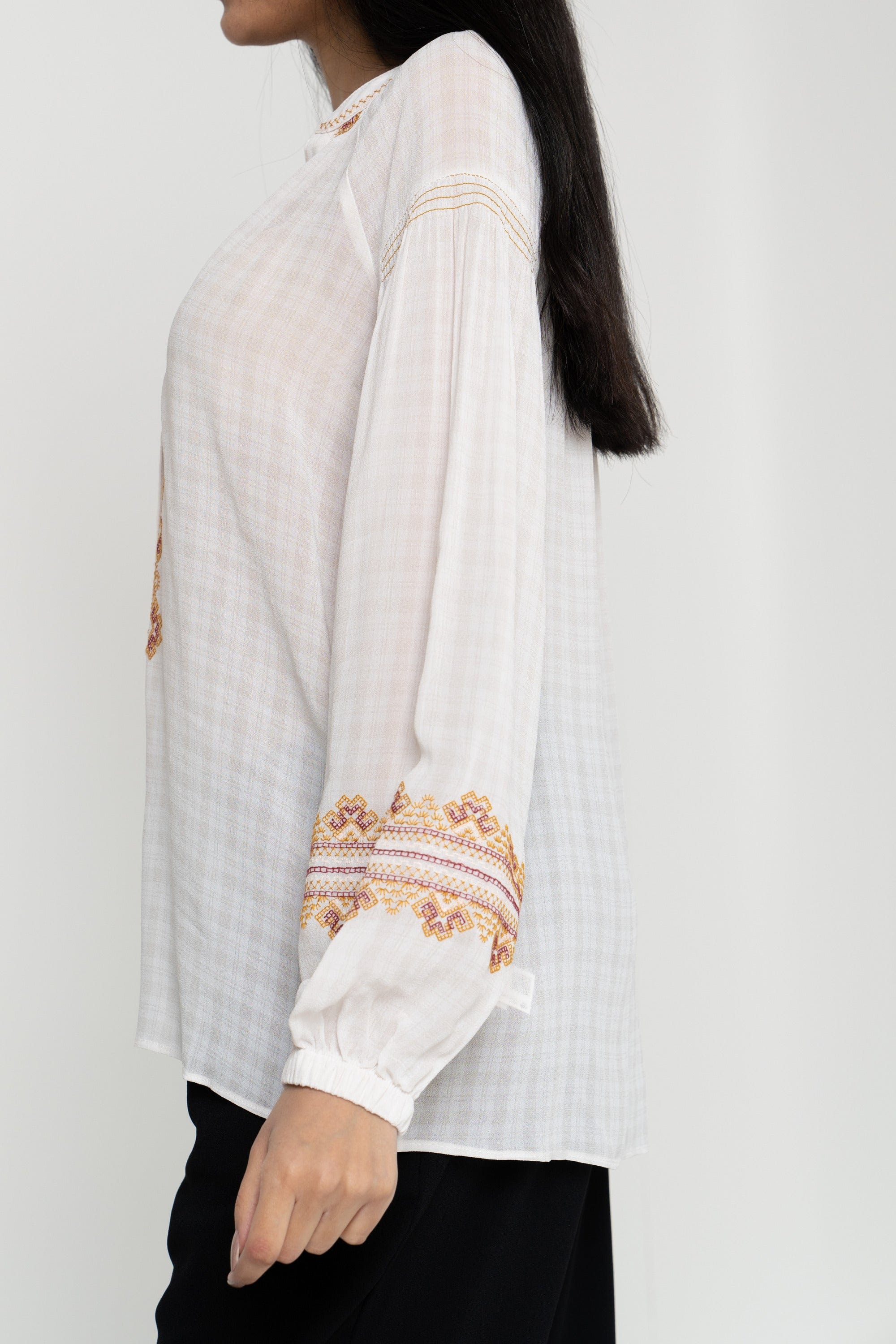 داليدرس بلوزة مطرزة نسائية