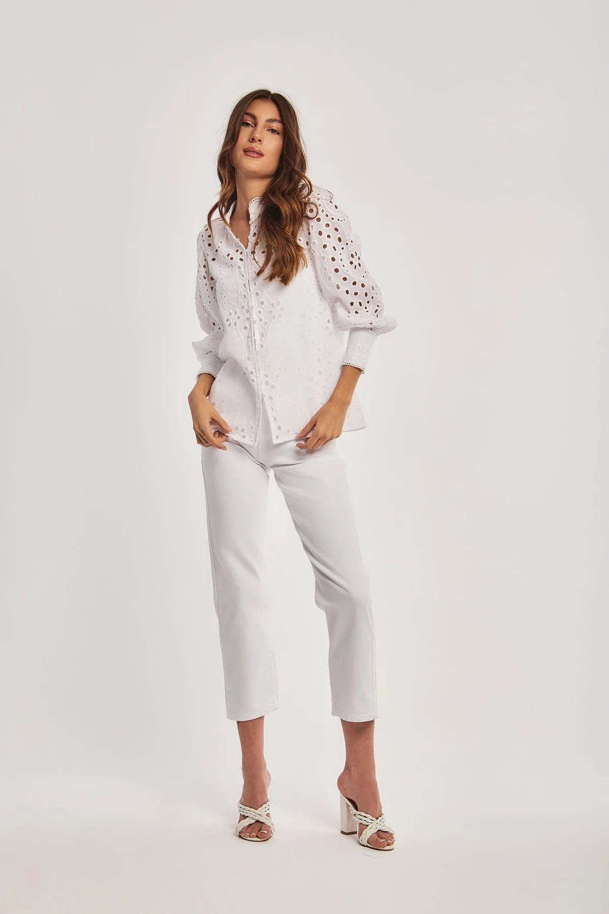 داليدرس بلوزة نسائية مخرمة سادة أوف وايت