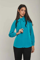 داليدرس بلوزة نسائية سادة بربطة عنق