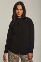 داليدرس بلوزة نسائية سادة بربطة عنق