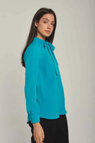 داليدرس بلوزة نسائية سادة بربطة عنق