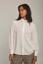 داليدرس بلوزة نسائية على شكل قميص سادة