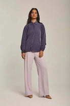 داليدرس بلوزة نسائية على شكل قميص سادة