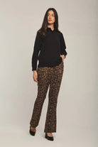 داليدرس بلوزة نسائية على شكل قميص سادة