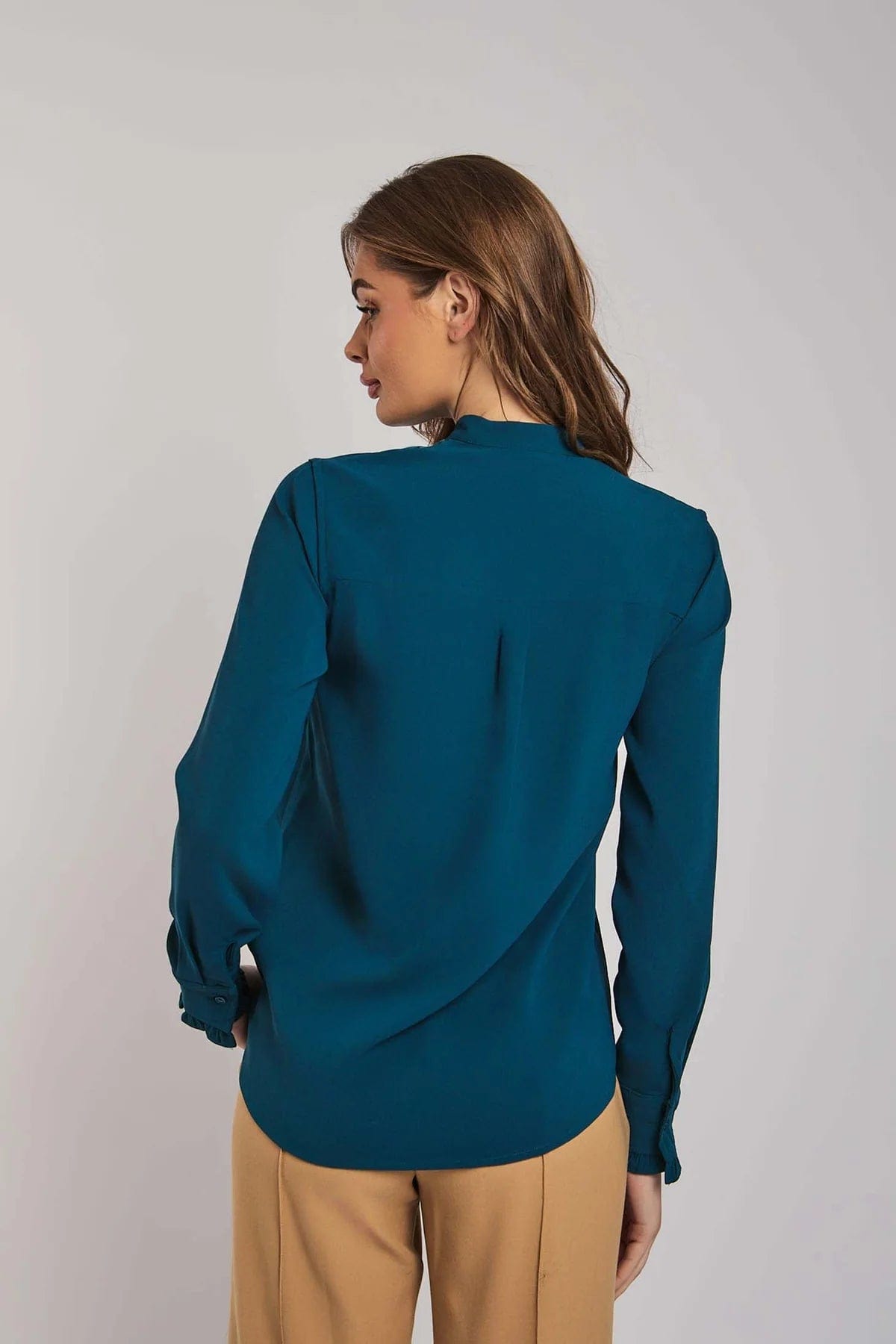 داليدرس بلوزة نسائية كلاسيك بأزرار أمامية كم طويل