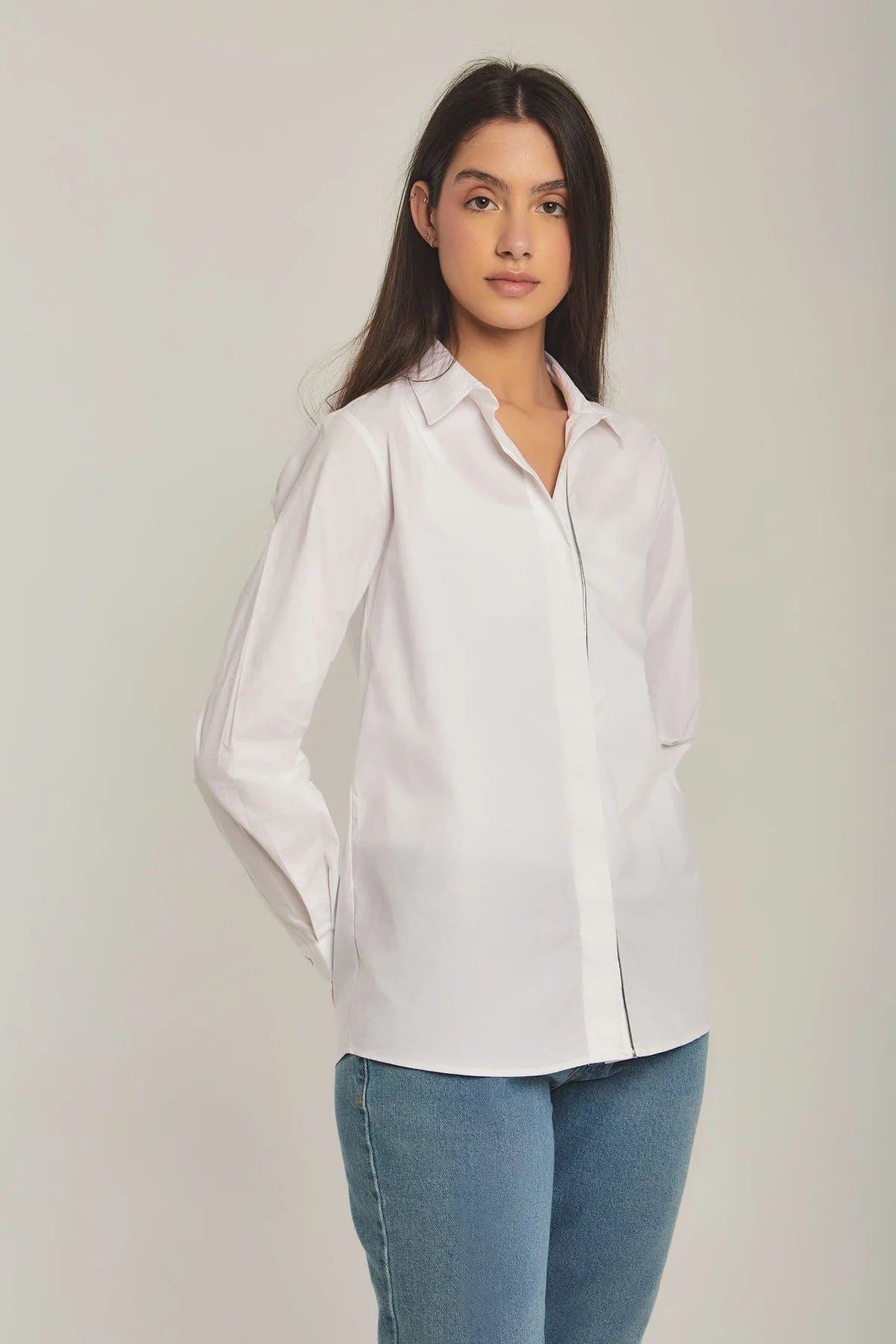 داليدرس بلوزة نسائية على شكل قميص أوف وايت