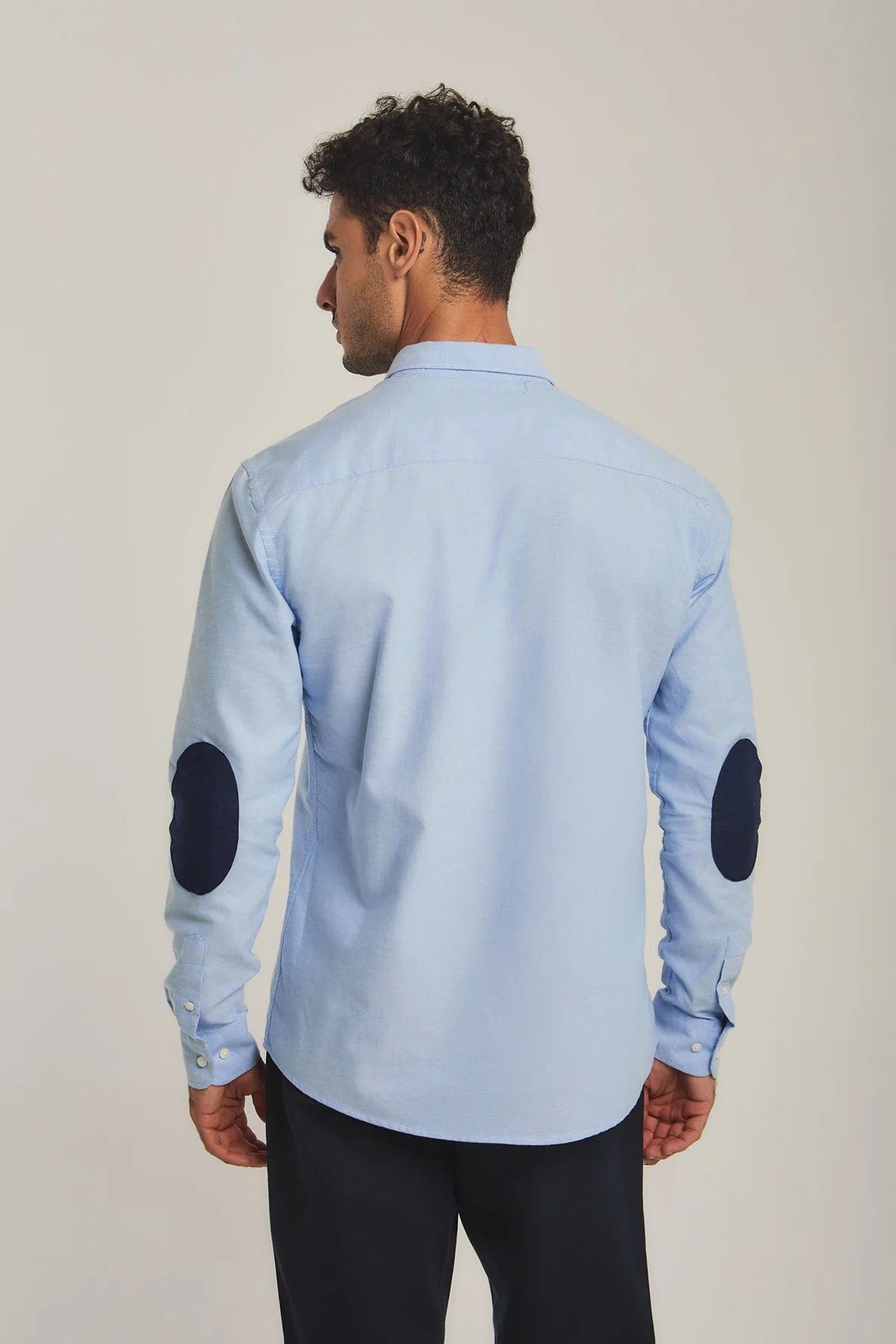 داليدرس قميص رجالي سادة بأزرار أمامية وياقة كم طويل