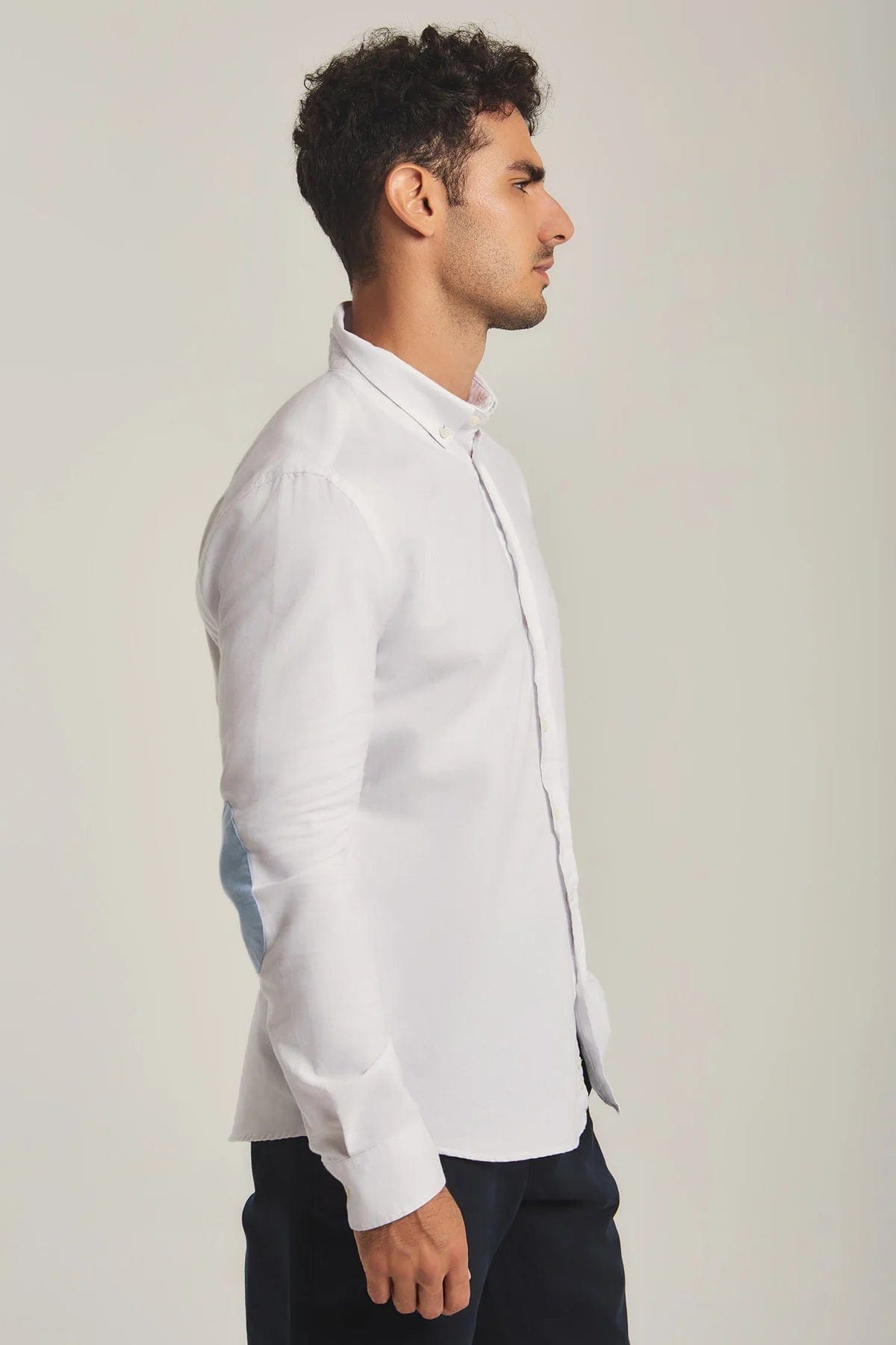 داليدرس قميص رجالي سادة بأزرار أمامية وياقة كم طويل