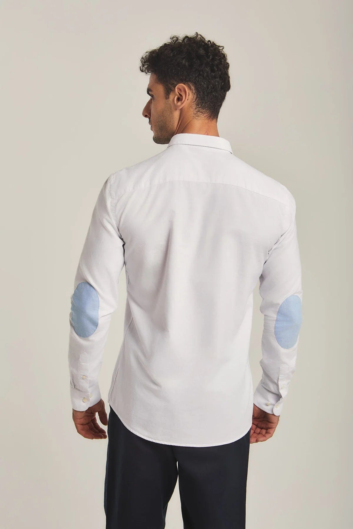 داليدرس قميص رجالي سادة بأزرار أمامية وياقة كم طويل