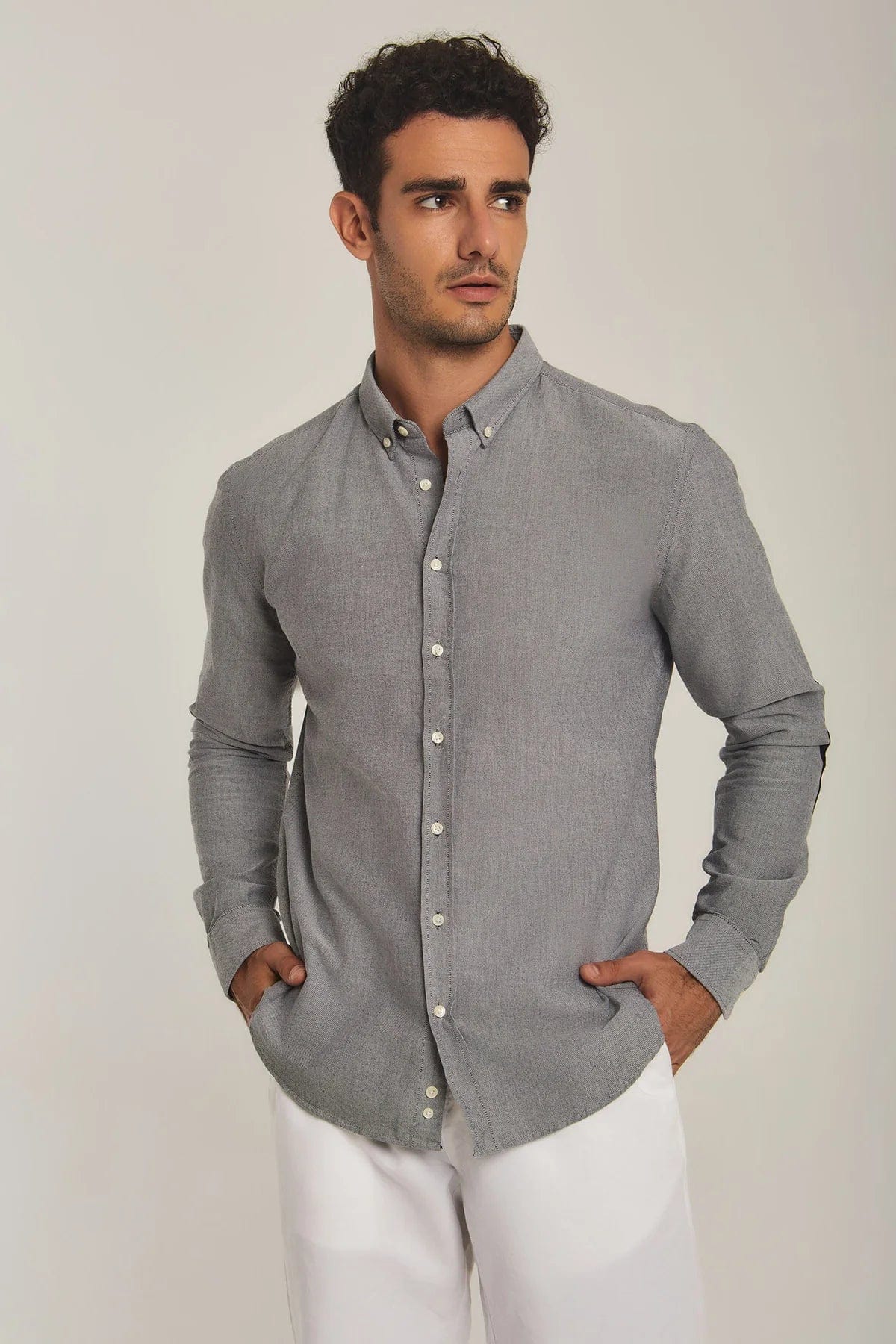 داليدرس قميص رجالي سادة بأزرار أمامية وياقة كم طويل