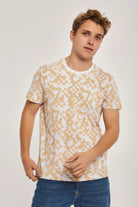 داليدرس تيشيرت منقوش نص كم برقبة دائرية رجالي اخضر فاتح