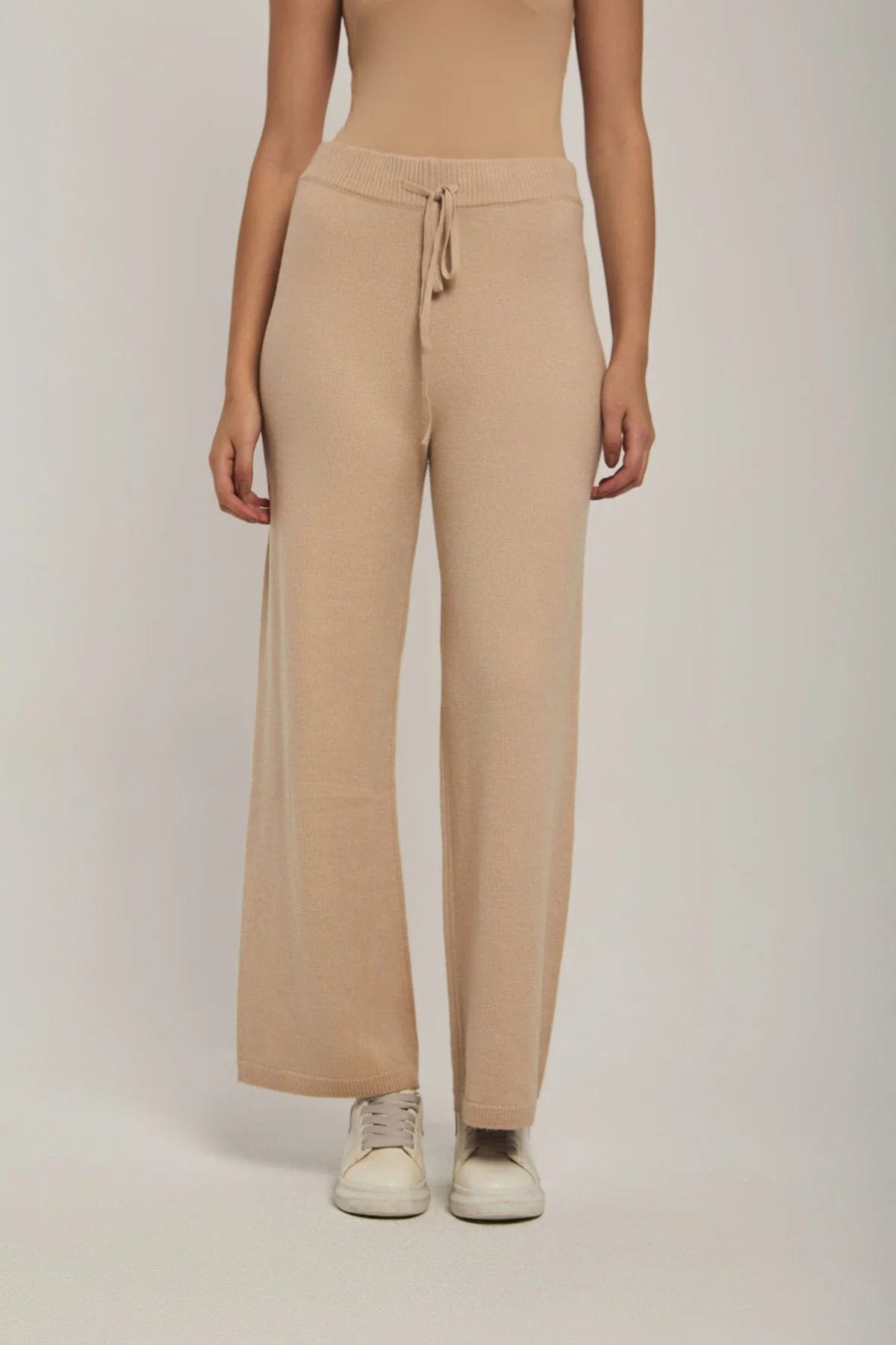 داليدرس بنطال شارلسستون نسائي سادة كريمي