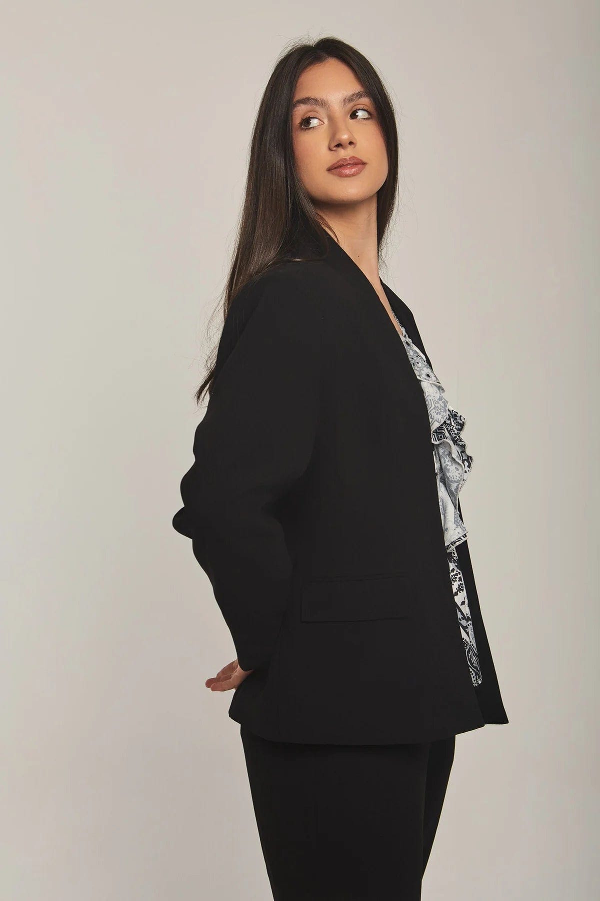 داليدرس بليزر نسائي مفتوح نسائي أسود