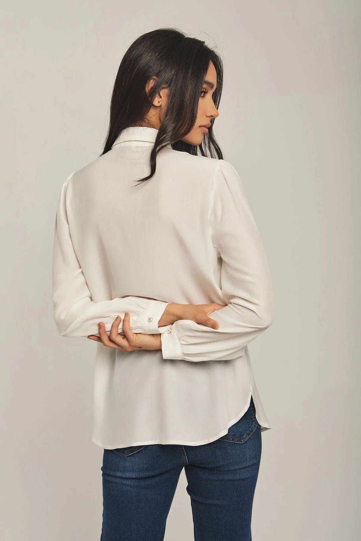 داليدرس بلوزة نسائية أبيض سادة أوف وايت