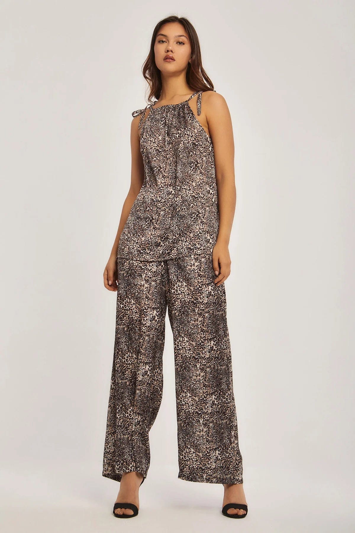 داليدرس بلوزة منقوشة بحمالات نسائي متعدد الألوان