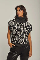 داليدرس بلوزة نسائية منسوجة برقبة مرتفعة أسود