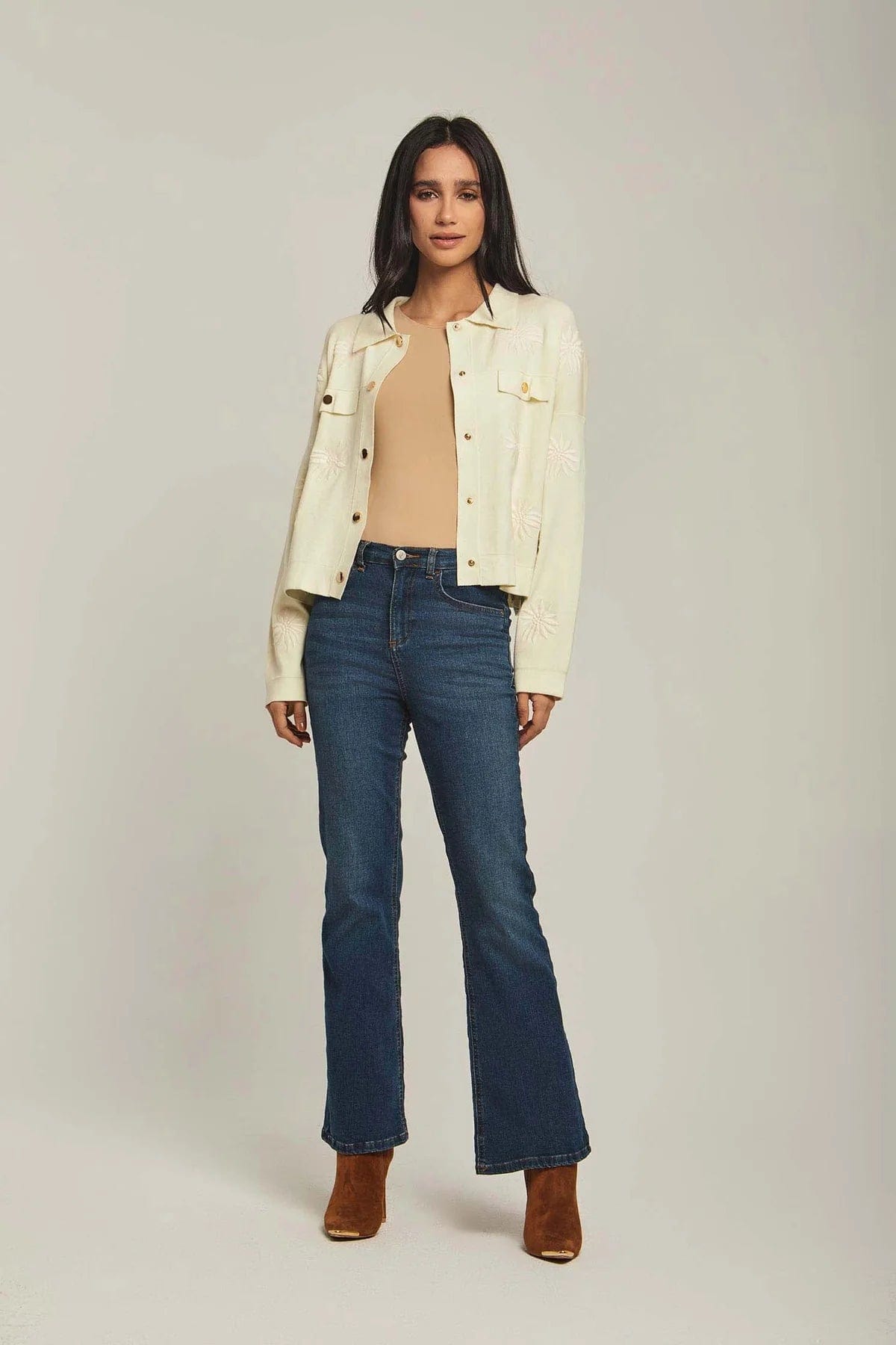 داليدرس كارديجان نسائي بجيب على الصدر أوف وايت