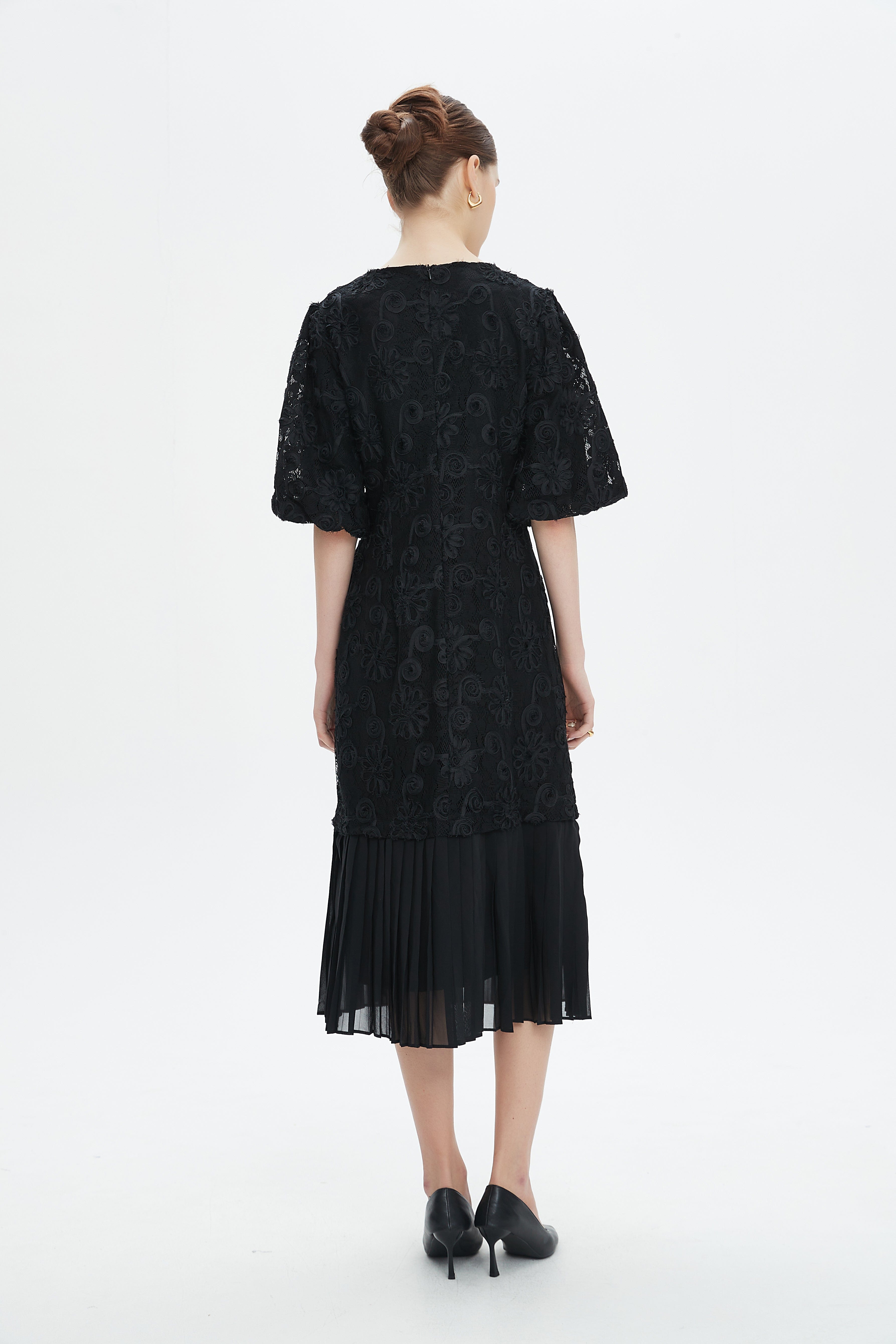 نتشي فستان ميدي مخصر بليسيه من أسفل نص كم بف نسائي