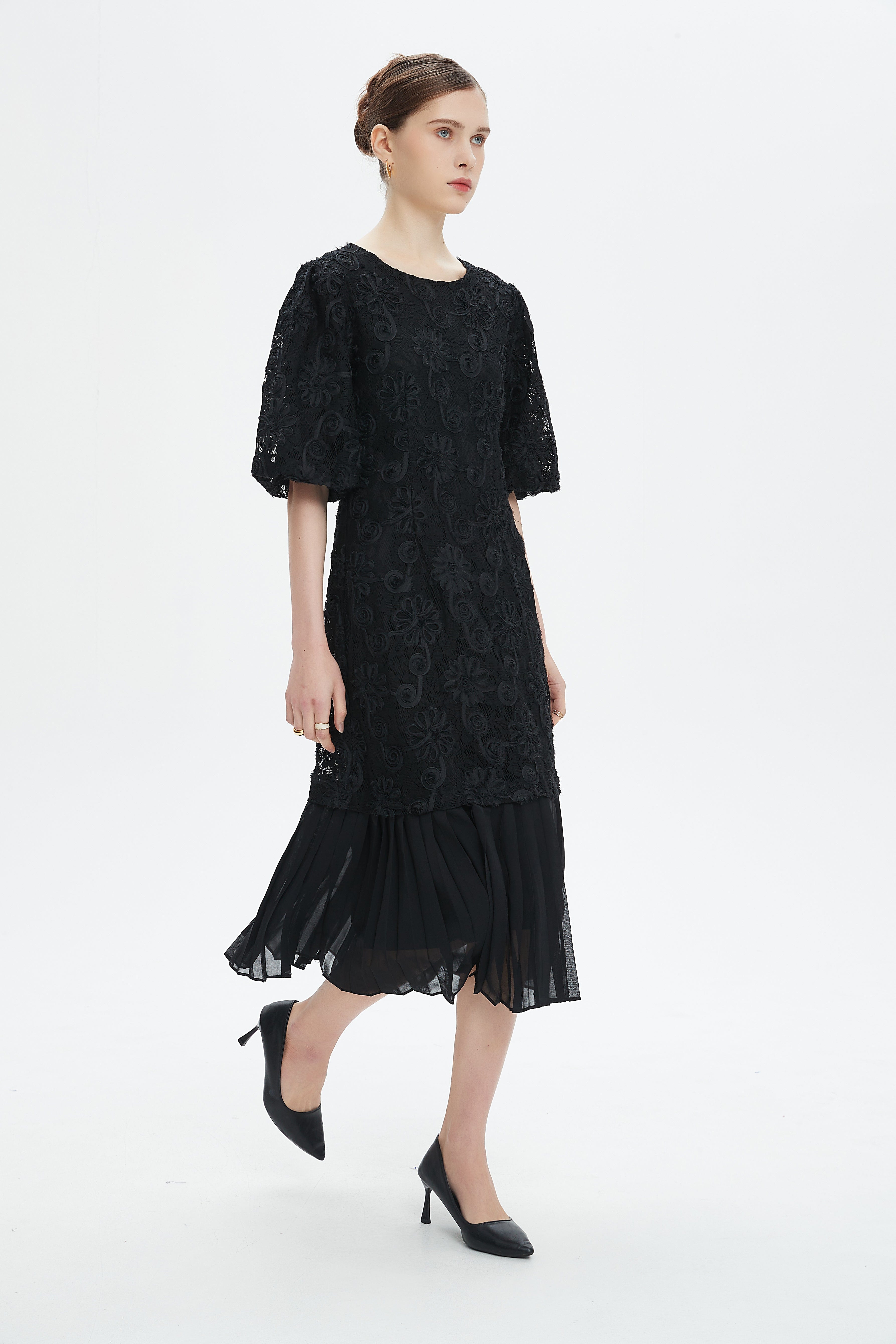 نتشي فستان ميدي مخصر بليسيه من أسفل نص كم بف نسائي