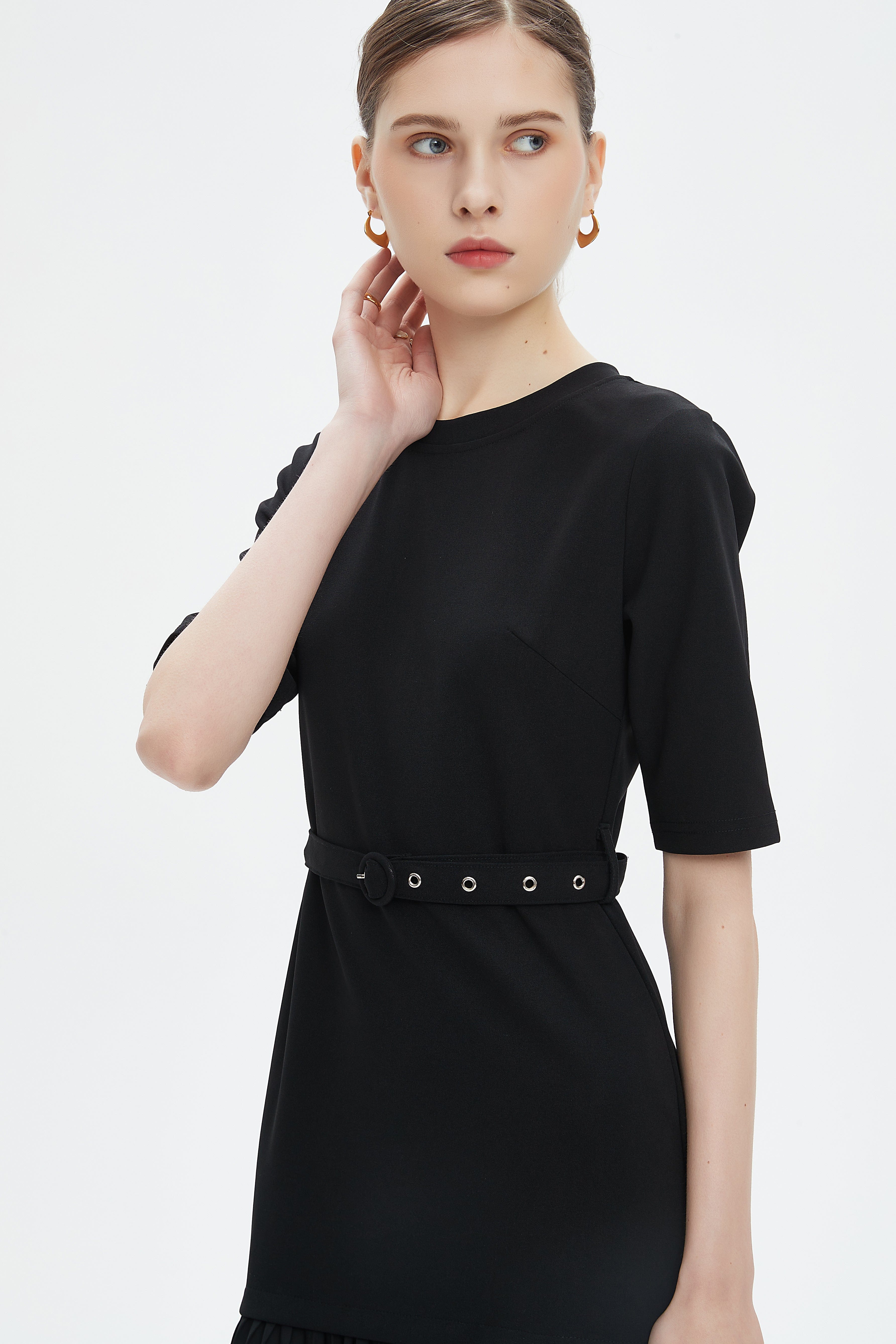 نتشي فستان ميدي نسائي مزين بليسية من الأسفل