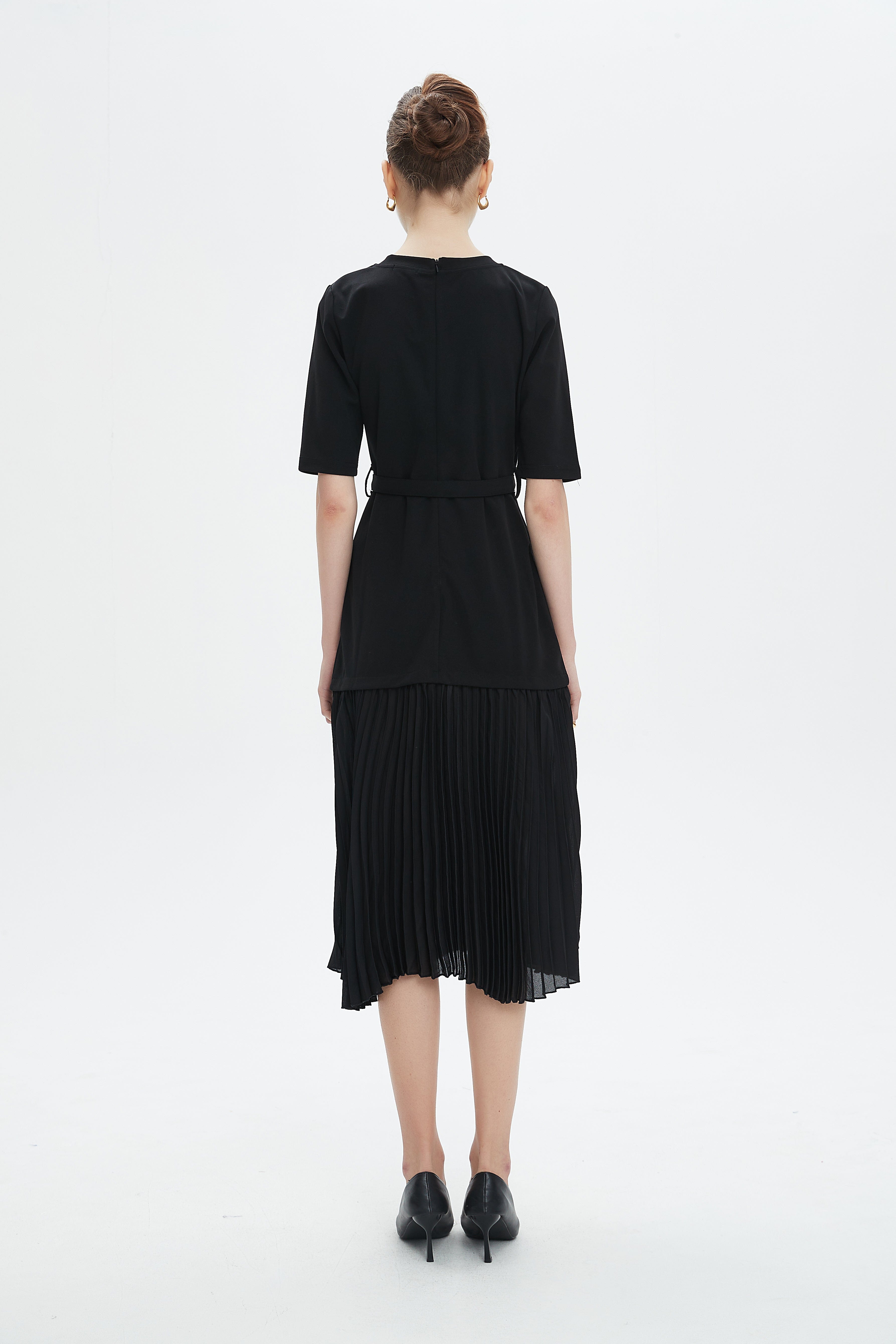 نتشي فستان ميدي نسائي مزين بليسية من الأسفل