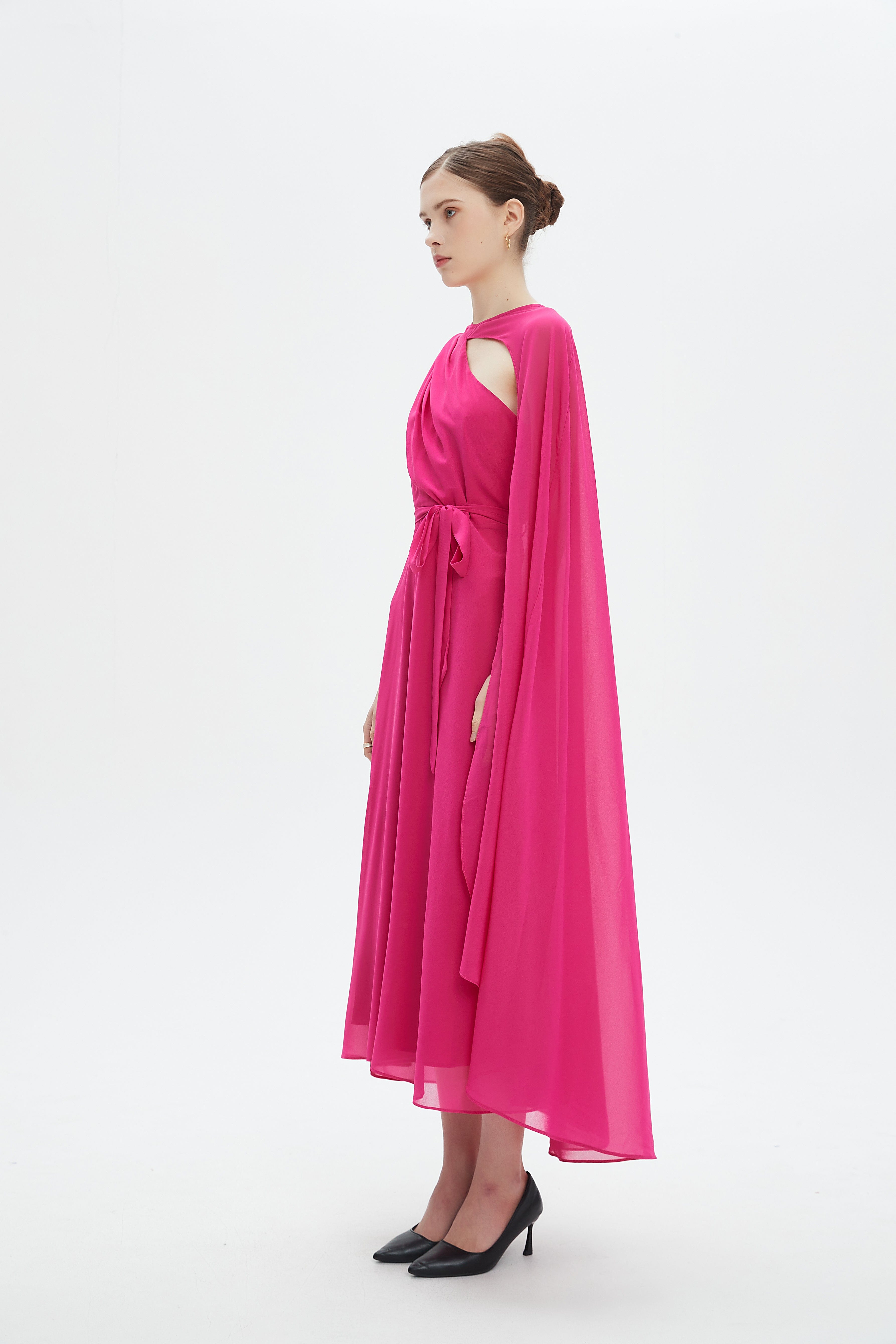 نتشي فستان ميدي كم طويل برباط عالخصر