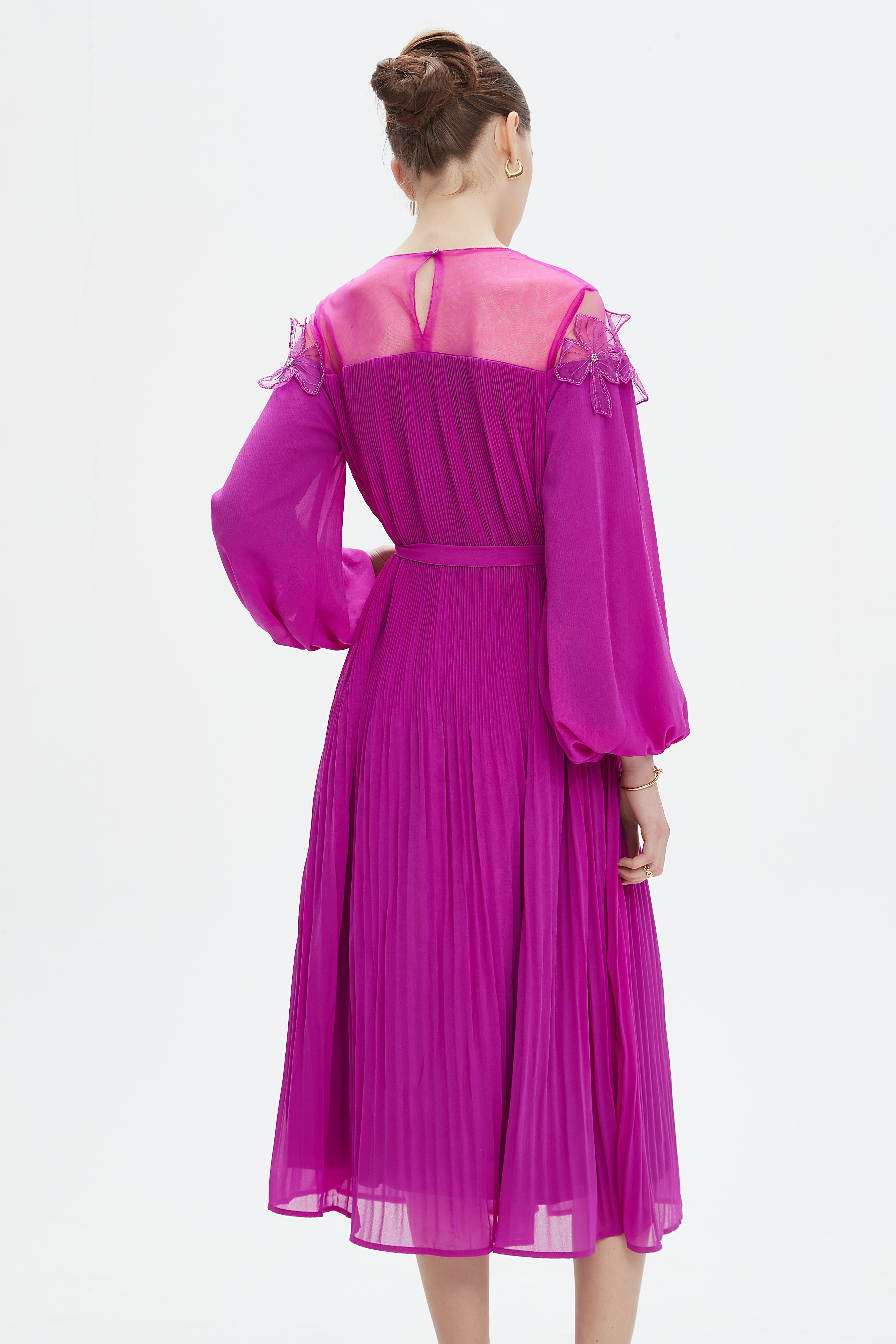 نتشي فستان ميدي بأكمام طويلة بكسرات ضيقة نسائي