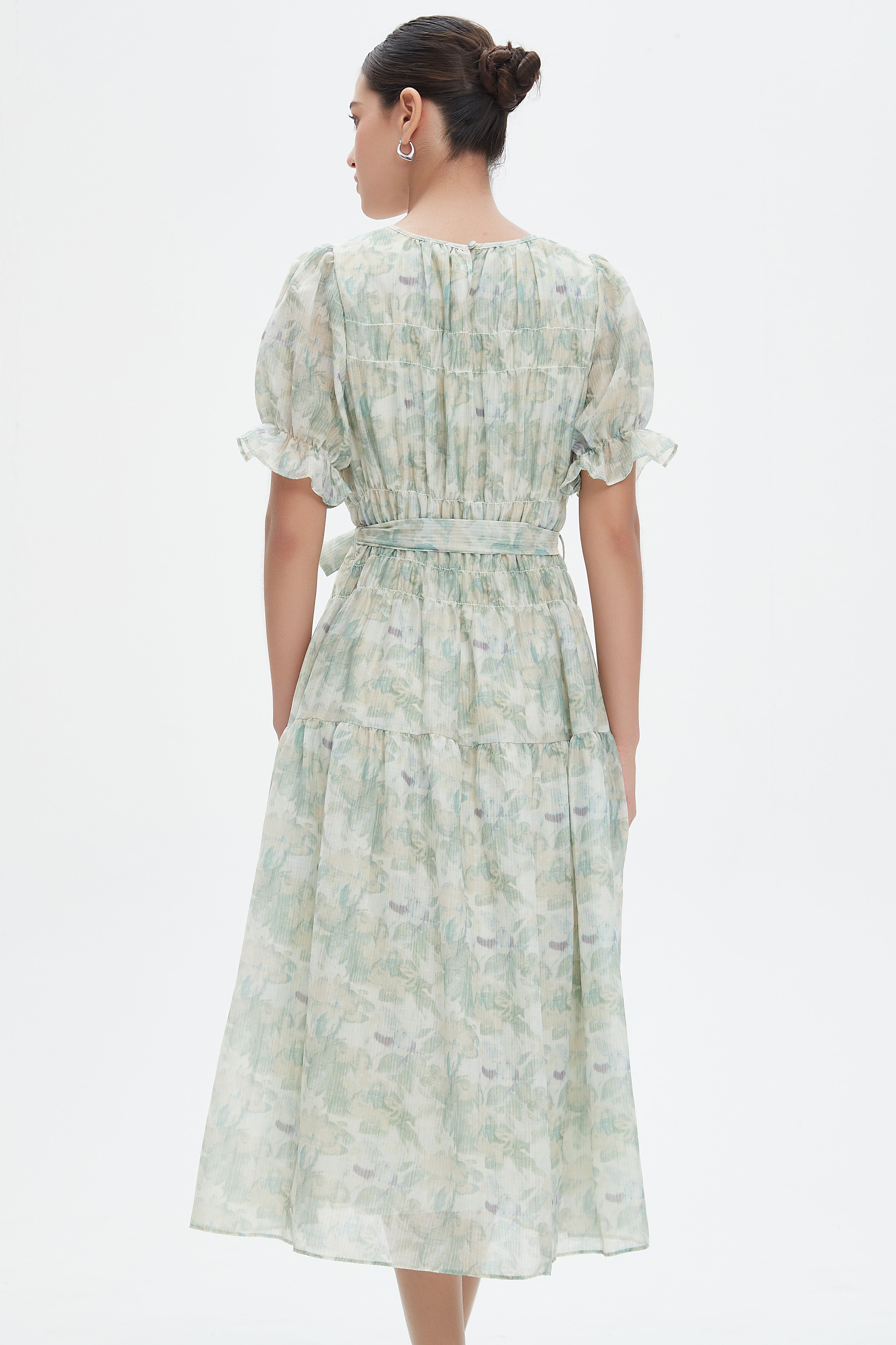 نتشي فستان ميدي بأكمام قصيرة مشجر برباط خصر