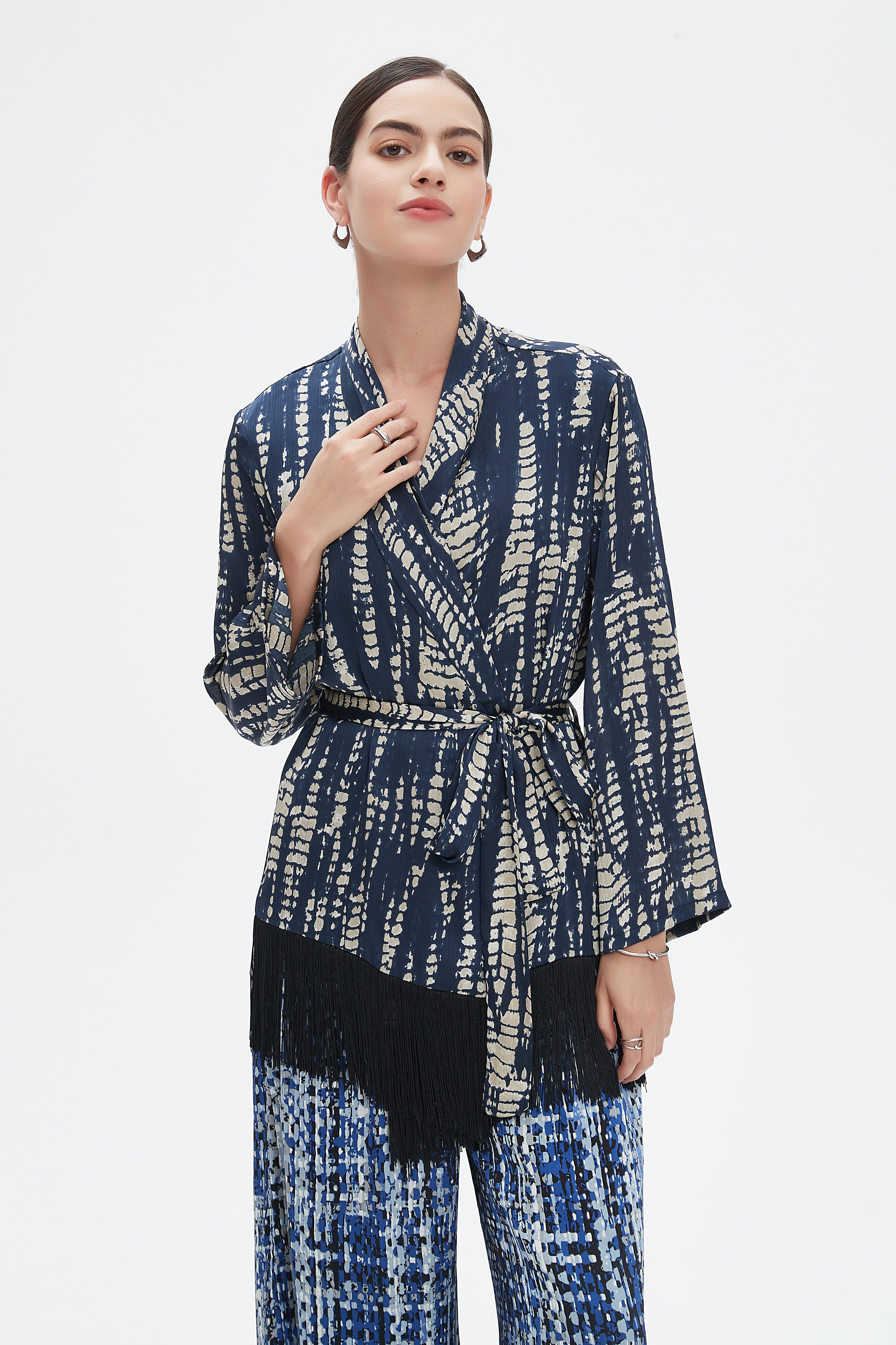 نتشي سترة منقوشة كم طويل برباط نسائي