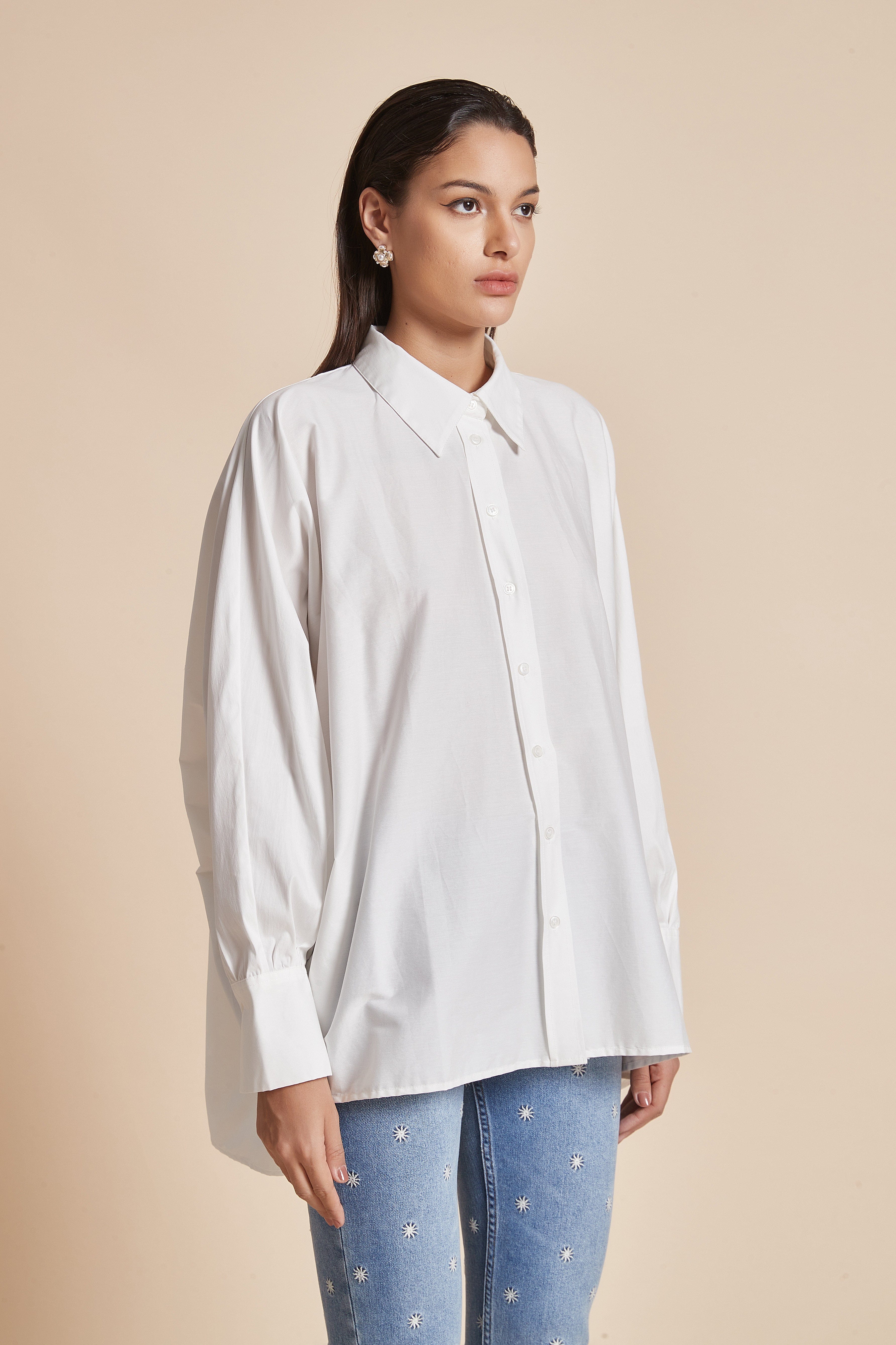 يولا بلوزة نسائية بكم طويل وياقة قميص سادة مع أزرار أمامية