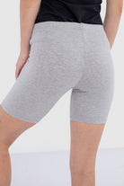 كارينا شورت ضيق ليقنز قصير من القطن