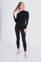 كارينا بلوزة سادة بأكمام طويلة بياقة عالية