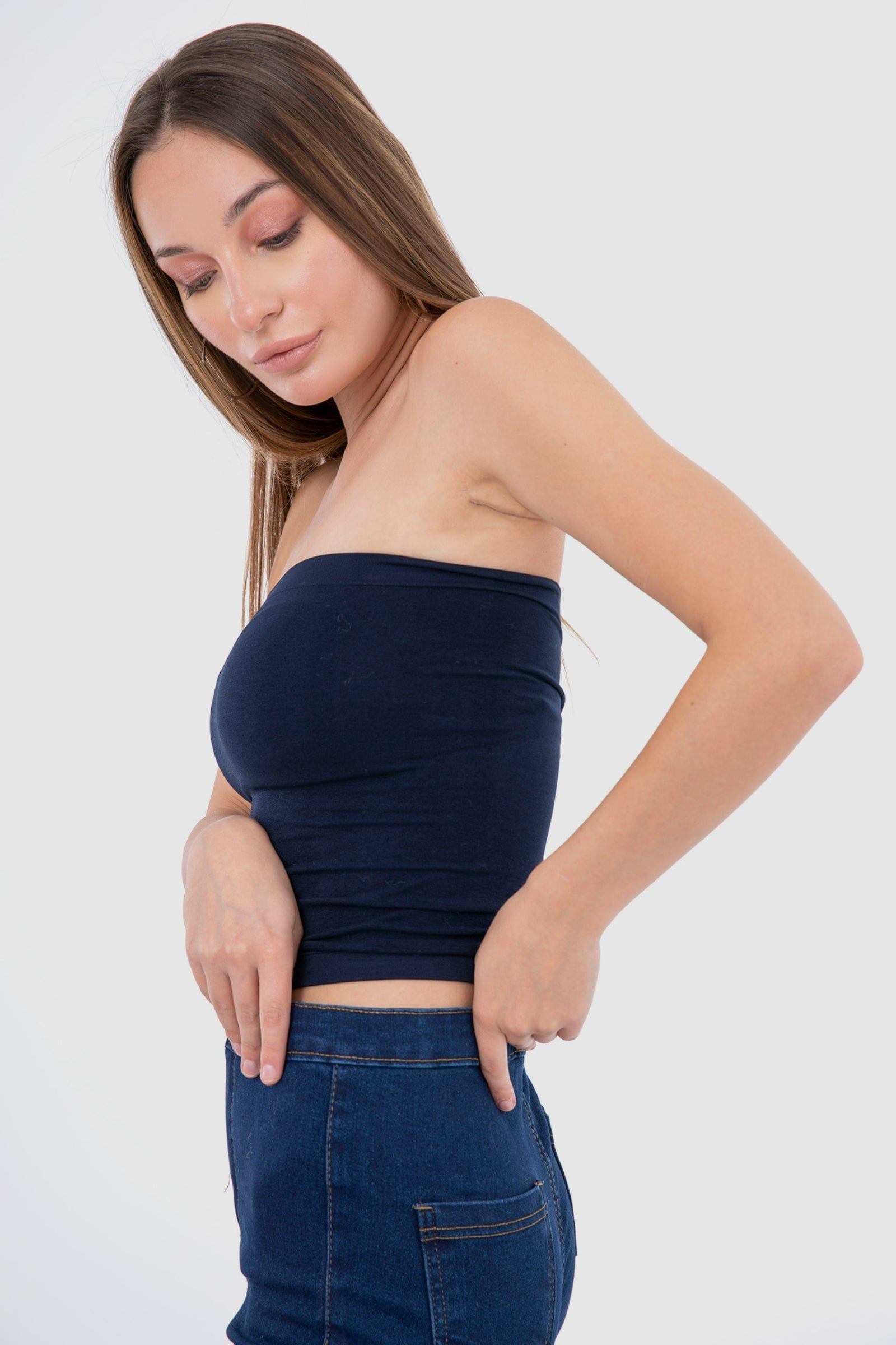 كارينا توب انبوبي سادة بدون حمالات