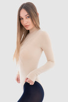 كارينا بودي سوت سادة بأكمام طويلة من الألياف الدقيقة