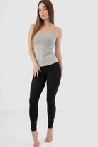 كارينا توب ضيق حريمي سادة بحمالات رفيعة