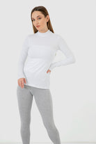 كارينا بلوزة سادة بأكمام طويلة بياقة عالية