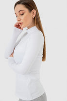 كارينا بلوزة سادة بأكمام طويلة بياقة عالية