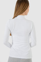 كارينا بلوزة سادة بأكمام طويلة بياقة عالية