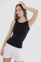 كارينا هوت شورت ميكروفايبر سادة