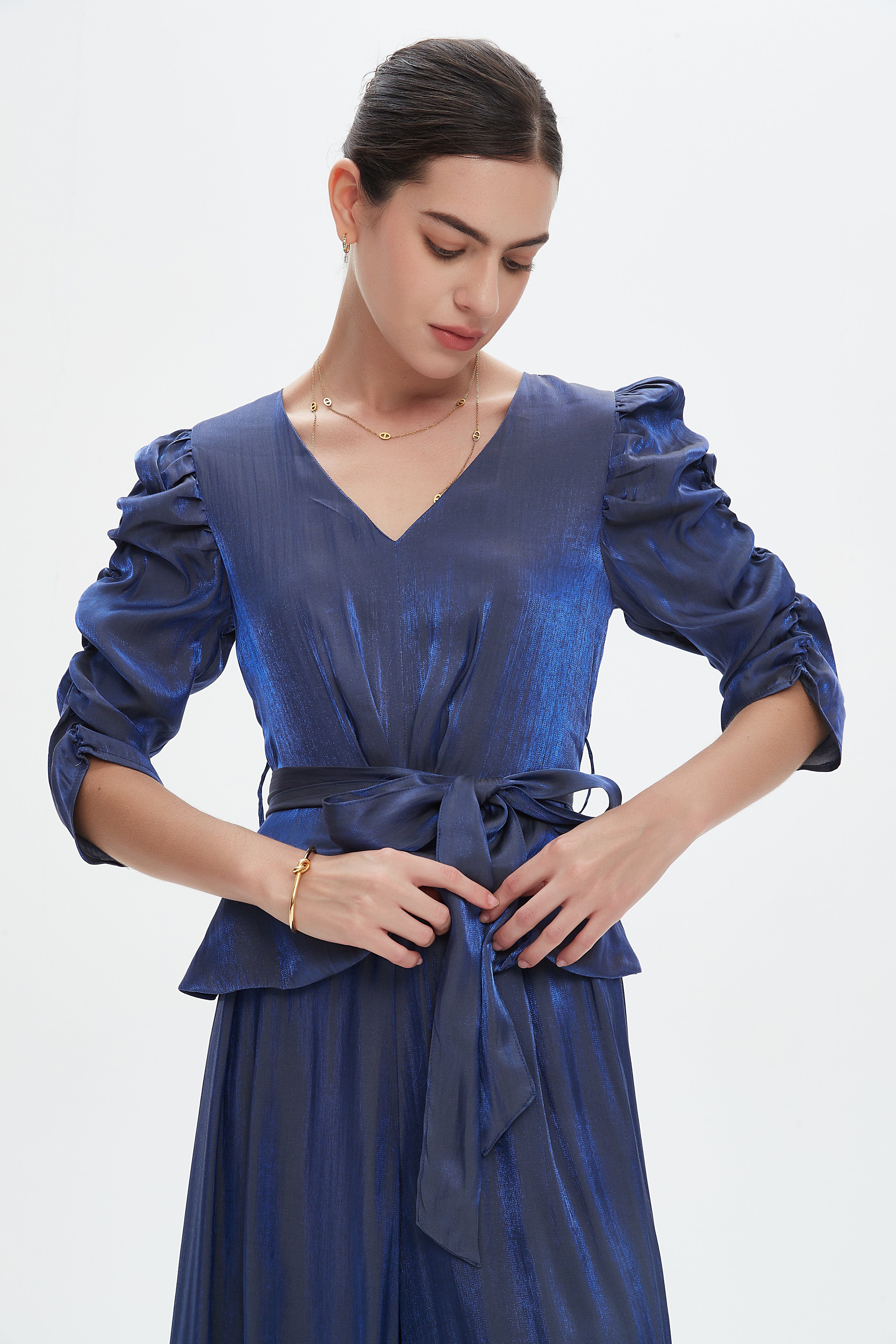 نتشي جمبسوت كم قصير برباط على الخصر