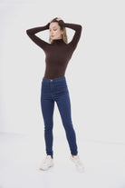 كارينا بلوزة سادة كم طويل من المايكروفايبر بياقة عالية نسائي