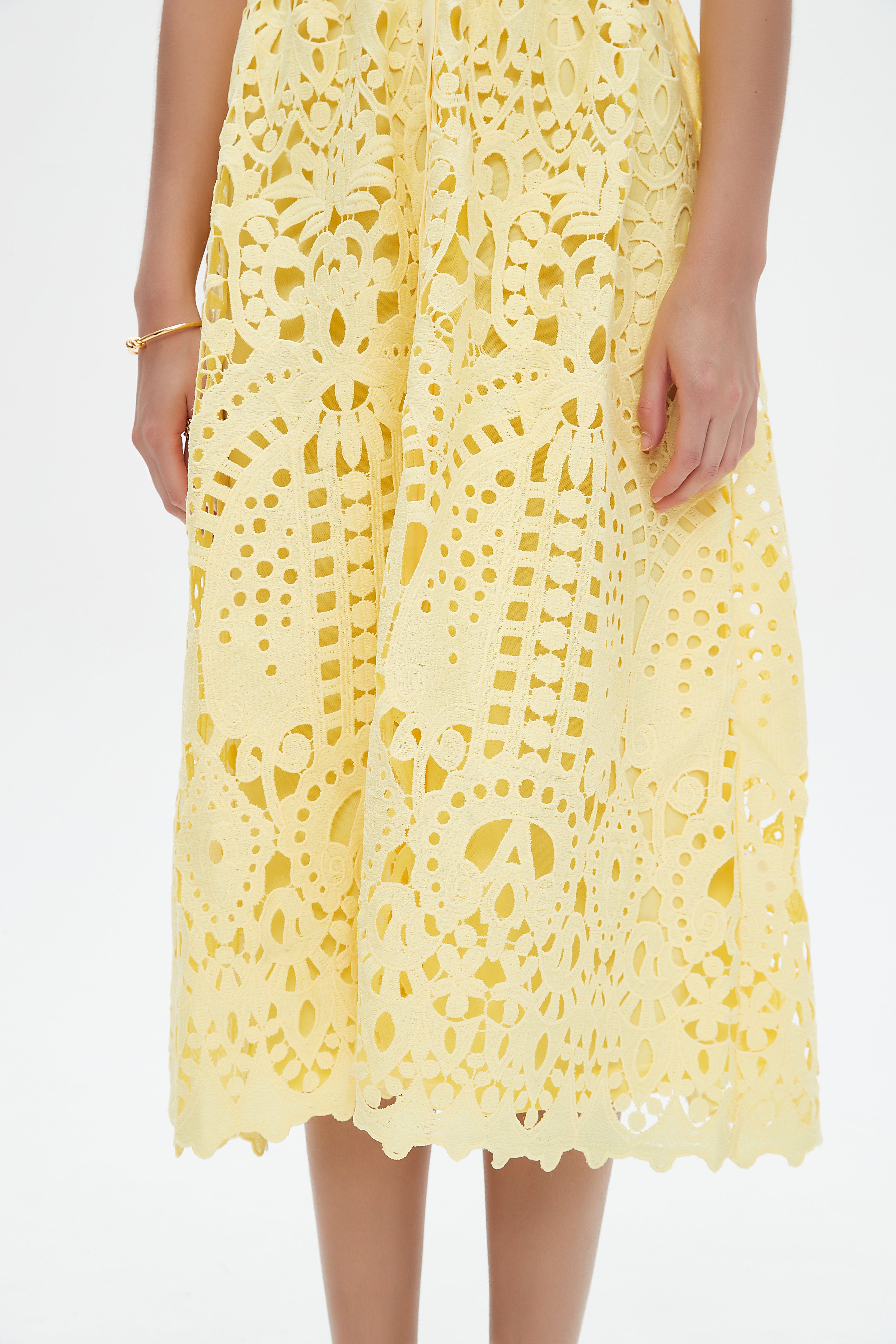 نتشي فستان ميدي  دانتيل نسائي بأكمام قصيرة مخرمة