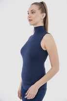 كارينا بلوزة سادة بدون أكمام بياقة عالية